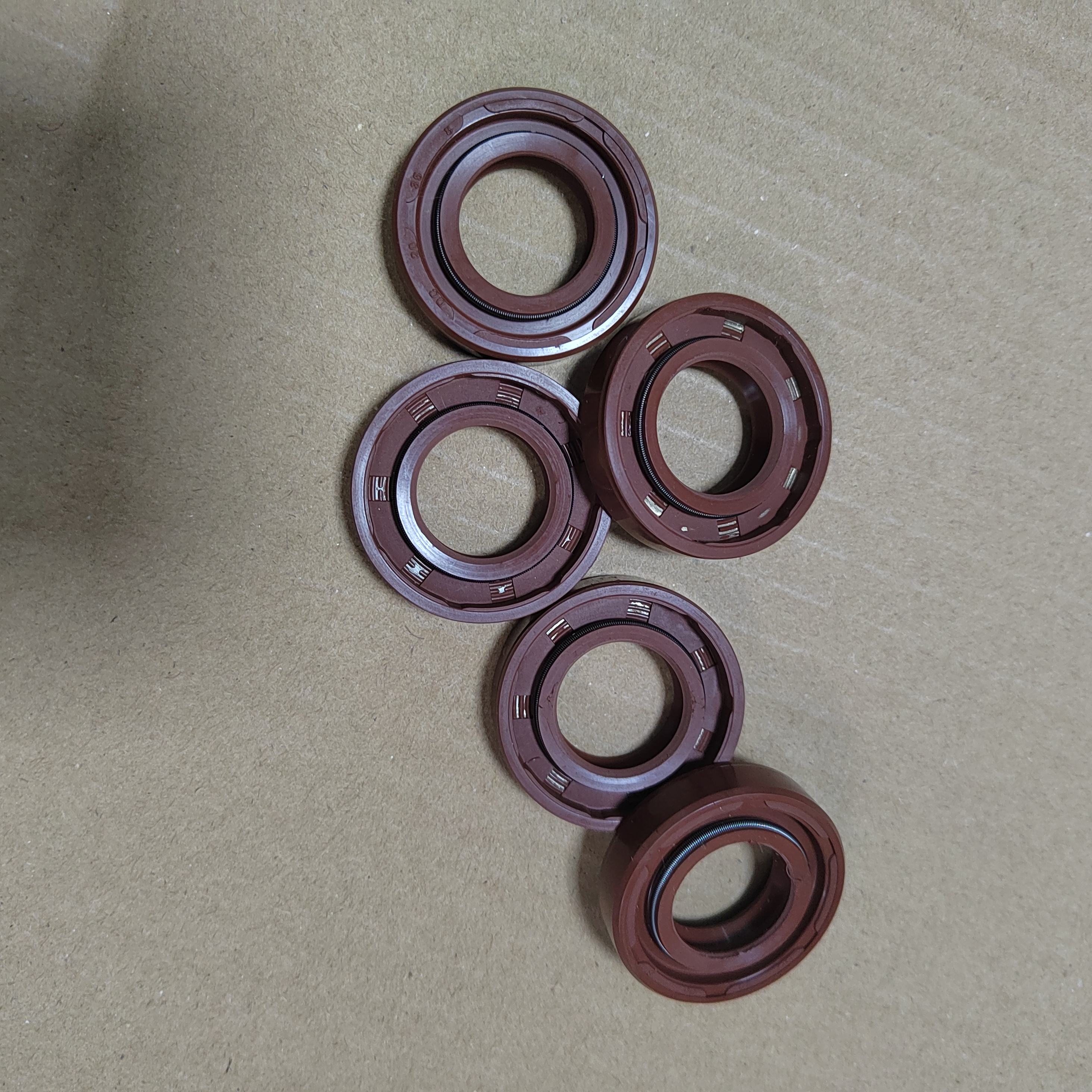 Il produttore di origine, gomma nitrilica, gomma al fluoro, Scheletro di tipo DC, paraolio a doppia molla, ha specifiche complete